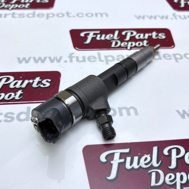 1 Pc Fuel Injector 0445110679 129C28 - 53100 For Yanmar Thermoking 4TNV88C 2.2L - Fuel Parts Depot