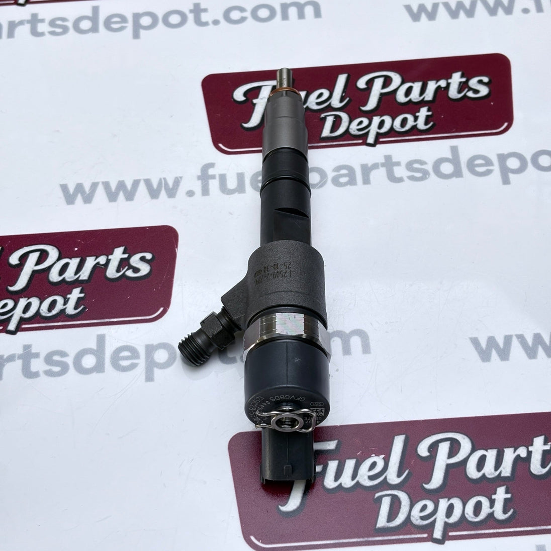 1 Pc Fuel Injector 0445110679 129C28 - 53100 For Yanmar Thermoking 4TNV88C 2.2L - Fuel Parts Depot