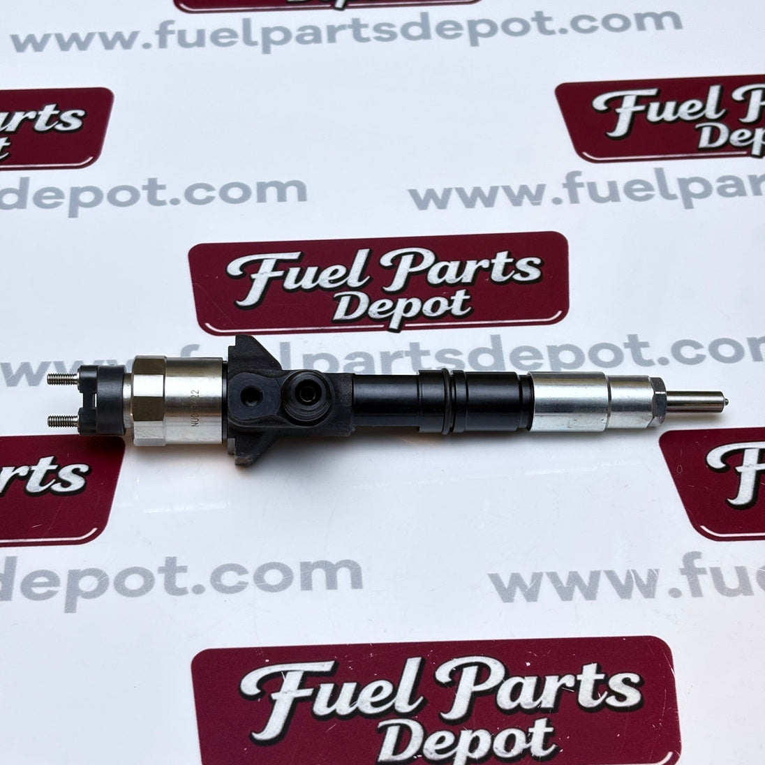 1 Pc New Fuel Injector 095000 - 7510 1G410 - 53051 Compatible with Kubota V6108 Engine - Fuel Parts Depot