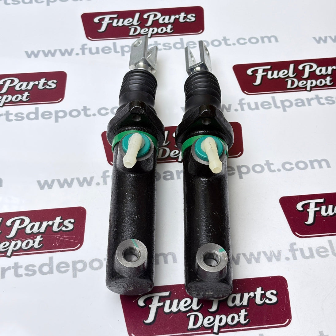 2 Pcs Brake Master Cylinder 87354681 47125744 87748269 84558759 for Case Farmall JX New Holland TD T5 Series Tractor - Fuel Parts Depot