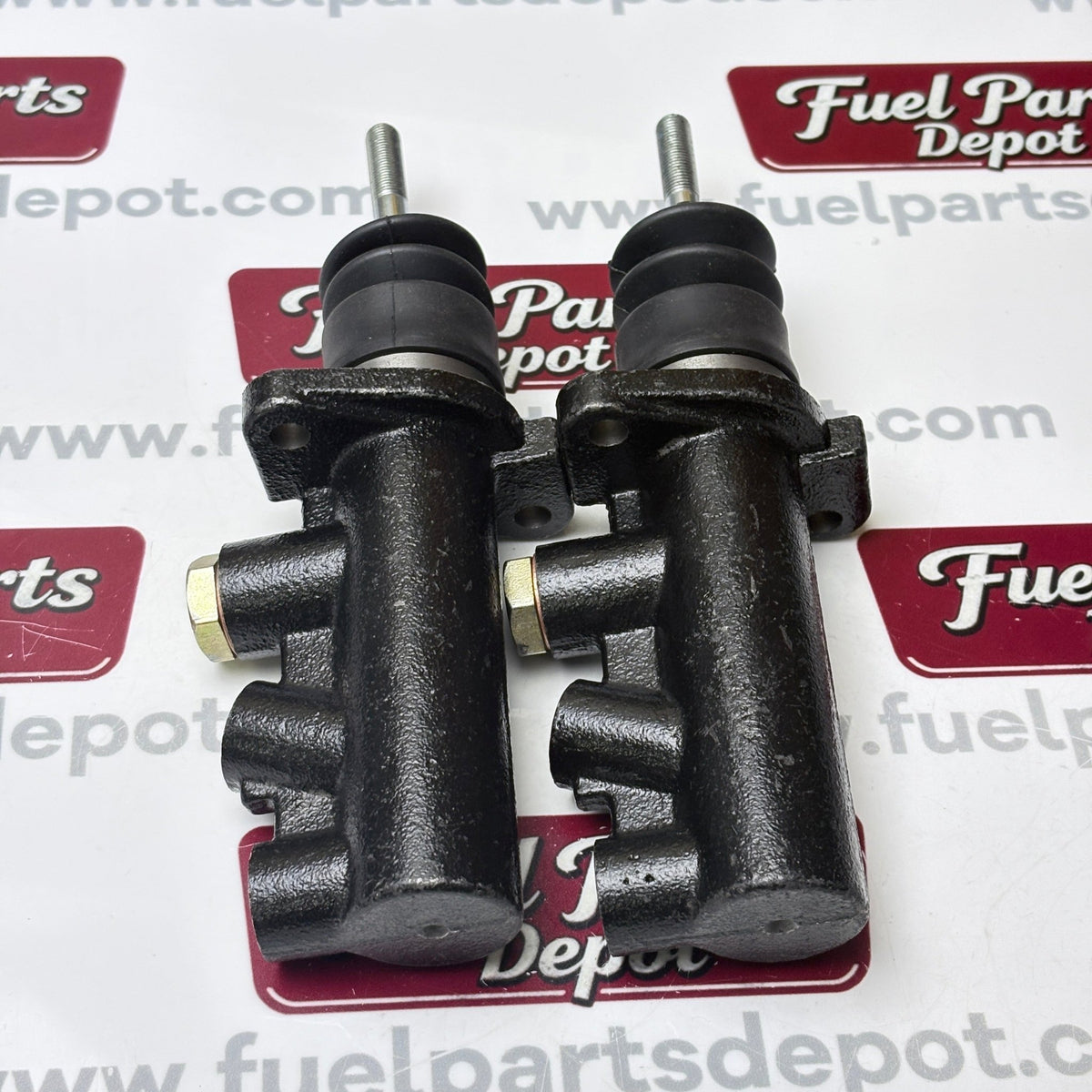 2 Pcs Master Brake Cylinder 182445A1 D143162 D141150 for Case 580K 580L 580M 580SL 580SM 570LXT 570MXT 585G 590SL Backhoe Loader - Fuel Parts Depot