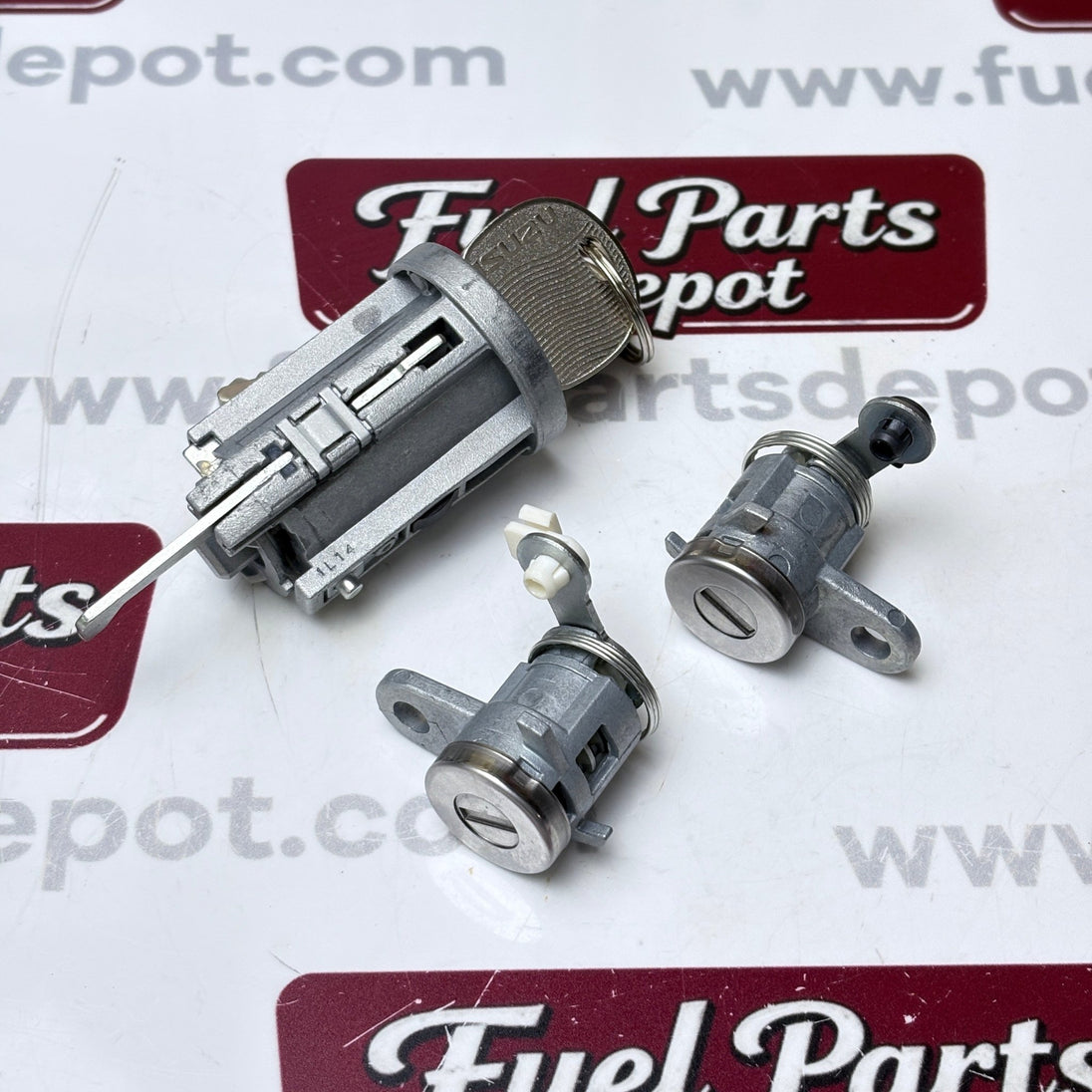 Cylinder Set Lock 8982011610 8-98201161-0 for Isuzu 700P NPR NQR FVR FTR FRR FSR FXZ - Fuel Parts Depot