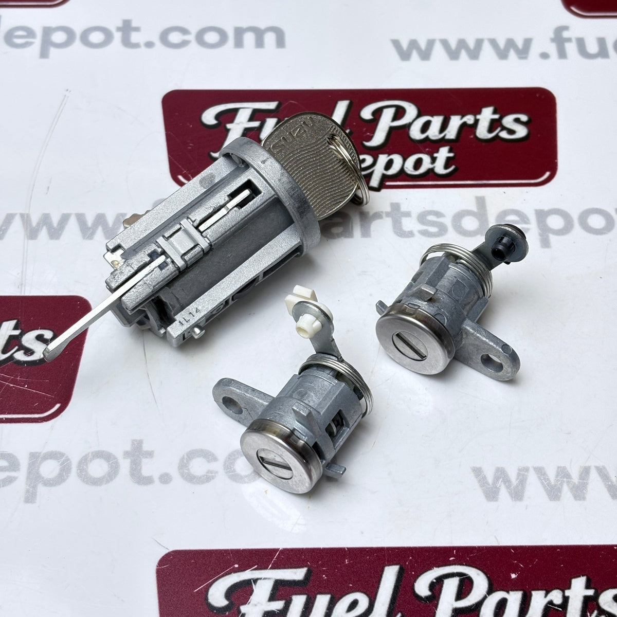 Cylinder Set Lock 8982011610 8-98201161-0 for Isuzu 700P NPR NQR FVR FTR FRR FSR FXZ - Fuel Parts Depot