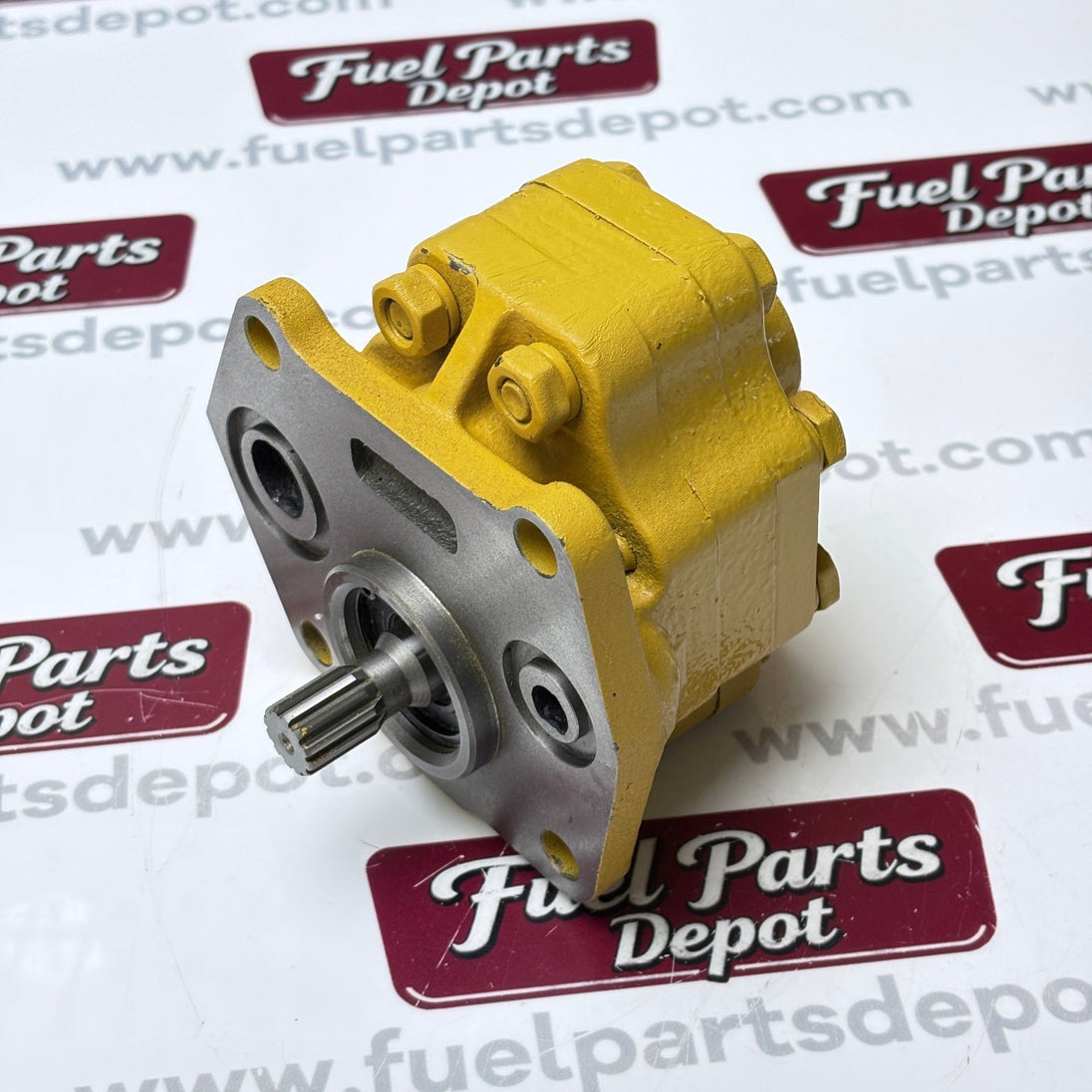 Main Clutch Pump 07421-71401 For Komatsu Bulldozer D20P-6 D20A-7 D20A-8 D20A-6 D20A-5 D20P-8 D21A-7 D20S-5 D20S-6 - Fuel Parts Depot