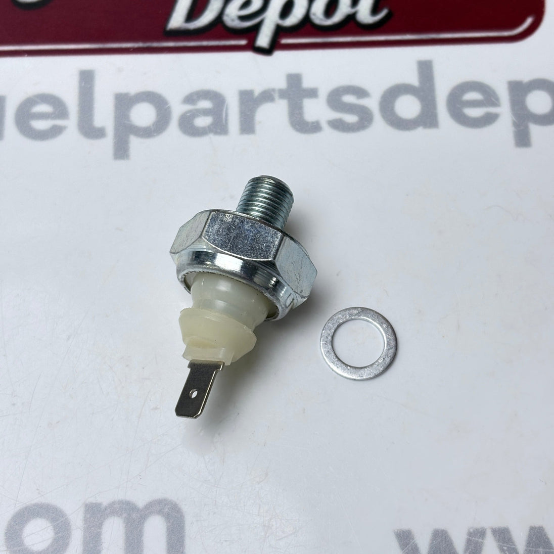 New Oil Pressure Switch 31A90-00601 for Mitsubishi L3E L2E Engine CAT Gehl Manitou Terex Wacker Neuson - Fuel Parts Depot